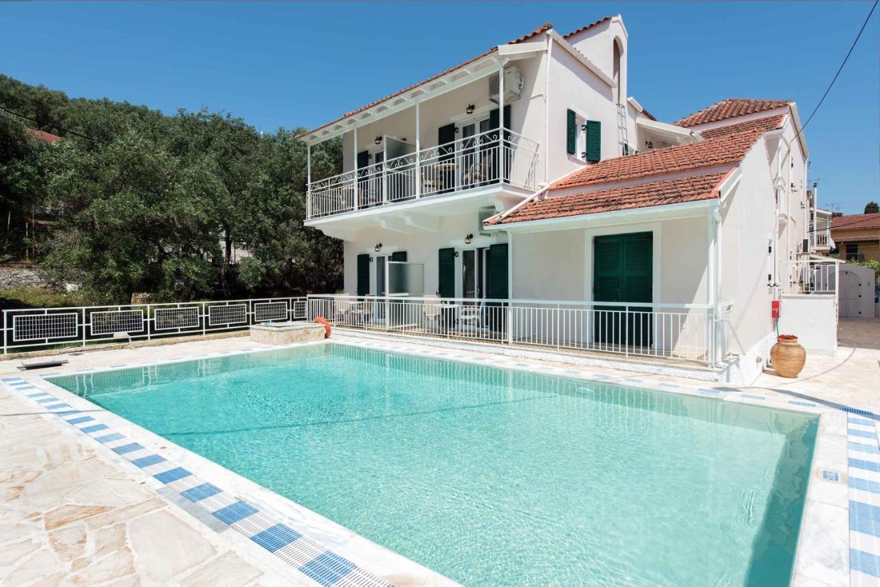 Marika Apartments Kassiopi Eksteriør billede