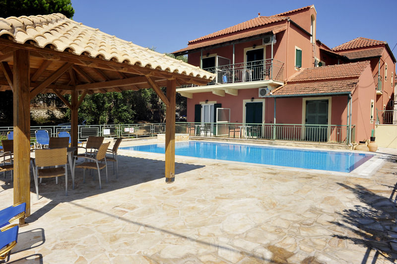 Marika Apartments Kassiopi Eksteriør billede