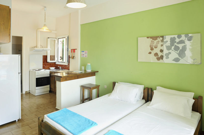 Marika Apartments Kassiopi Eksteriør billede